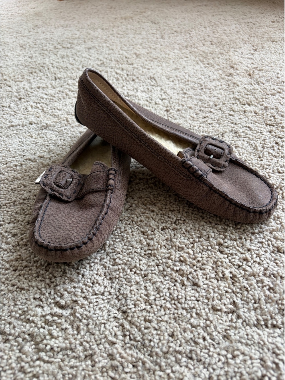 Women's brown suede shearling-lined UGG Thelma buckle loafers shoes sherpa 8.5